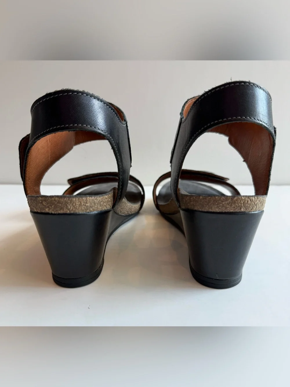 Taos Carousel 2 Women’s 9-9.5 EU 40 Black Leather Wedge Sandal Ankle Strap 3209